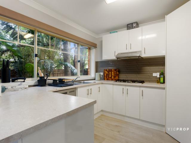Townhouse at 2/70 Francis Crescent, FERNTREE GULLY, Australia