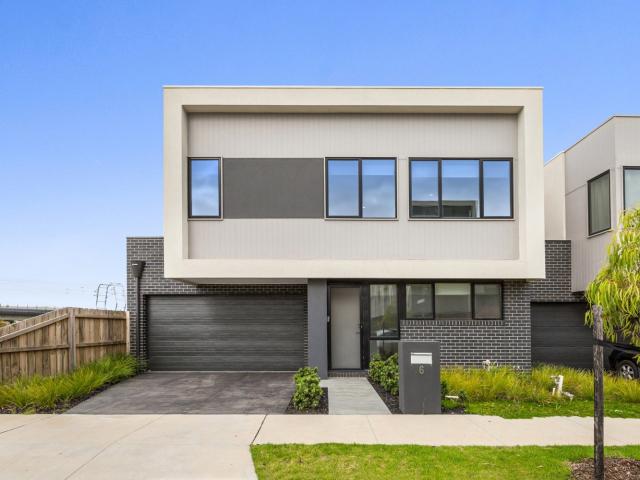 Townhouse at 6 Lomandra Drive, CLAYTON SOUTH, Australia