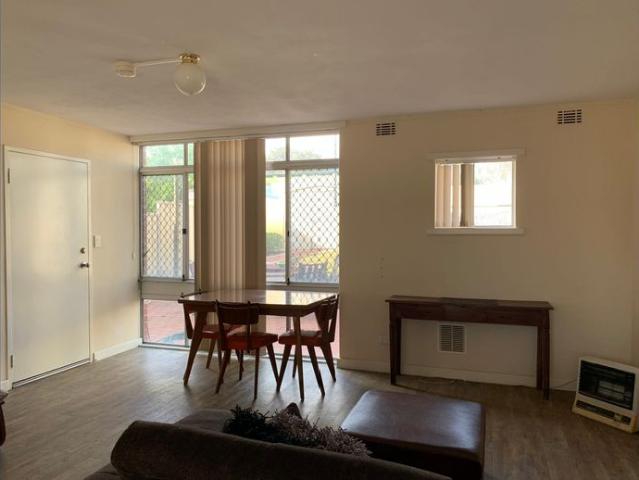 TOWNHOUSE GREAT LOCATION