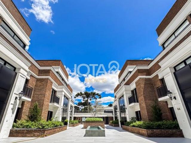 TOWNHOUSE DE ALTO PADRÃO COM 3 SUÍTES NO AHÚ