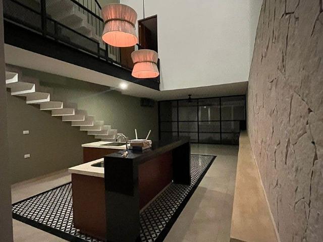 TOWNHOUSE EN RENTA