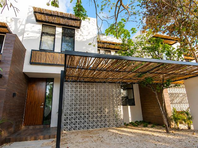 | Townhouse en Renta en Montes de Amé |