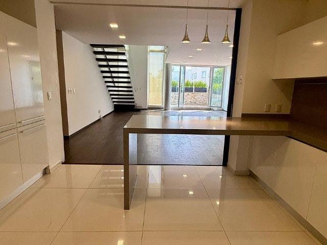 TOWNHOUSE EN RENTA SANTA FE