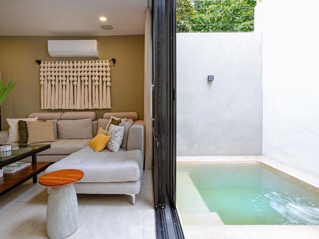 TOWNHOUSE EN RENTA
