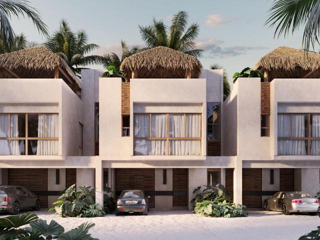 Townhouse en venta a 100 metros de la playa en San Benito
