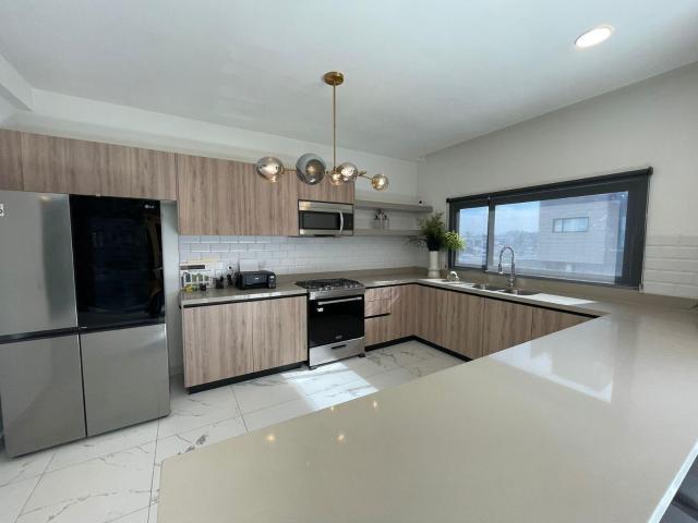 TOWNHOUSE EN VENTA EN UPTOWN EN CALETE, TIJUANA
