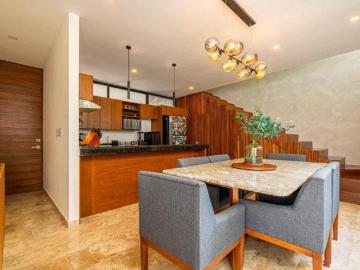 Townhouse equipado, dentro de privada, ¡y con paneles solares!