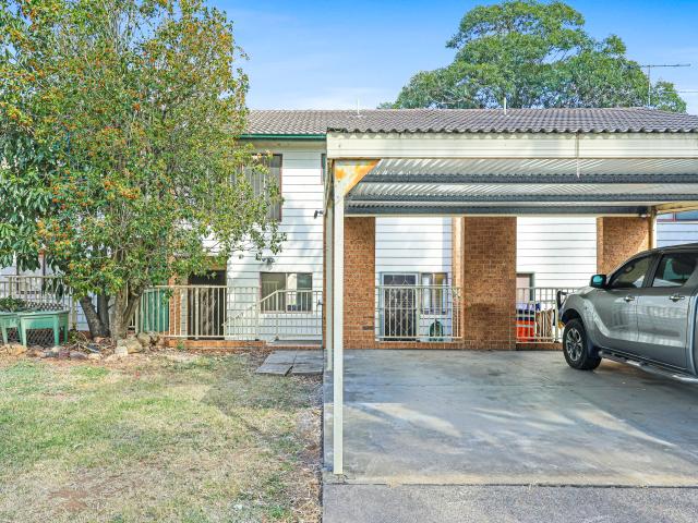 Townhouse For Lease 2/39 Woollybutt Way, Muswellbrook