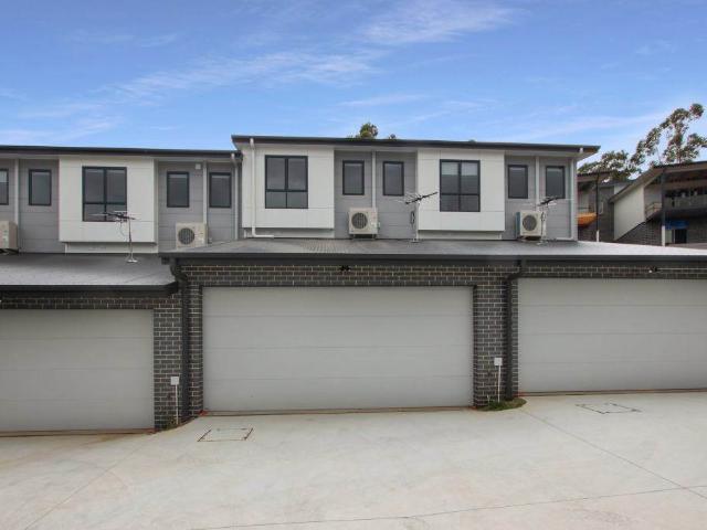 Townhouse For Lease 5/4 Lyrebird Close, Blackbutt NSW 2529