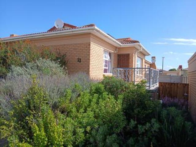 townhouse for long term rent in mossel bay