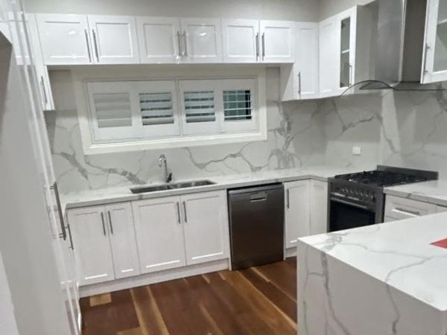 Townhouse for Rent at 2/4 Francis Street, Oak Park, VIC 3046