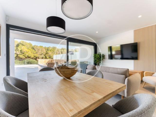 Townhouse for rent in Cala Mendia