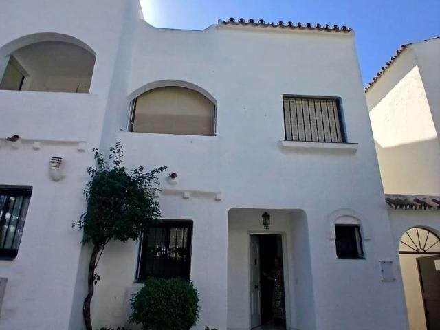 Townhouse for rent in Bel Air, Estepona, Málaga