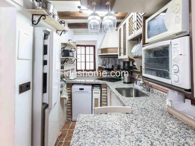 Townhouse for rent in Guajar Faraguit, Los Guajares, Granada