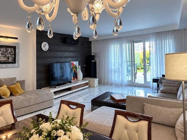 Townhouse for rent in El Paraiso, Estepona, Málaga