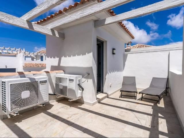 Townhouse for rent in El Paraiso, Estepona, Málaga