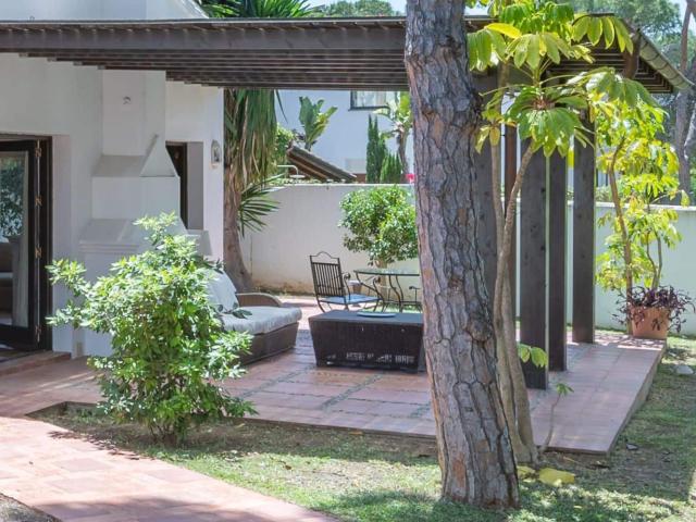 Townhouse for rent in El Rosario, Marbella, Málaga