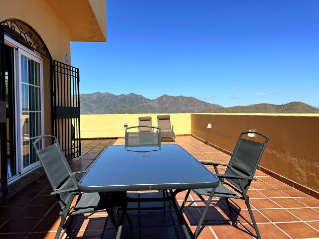 Townhouse For Rent in Este La Mairena, Marbella