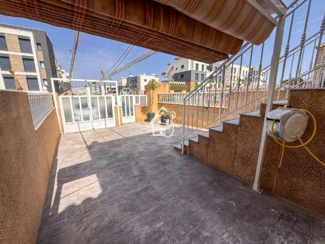 Townhouse for rent in Los Altos, Alicante