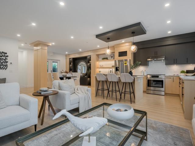 Townhouse For Rent in Ladner Elementary, Ladner
