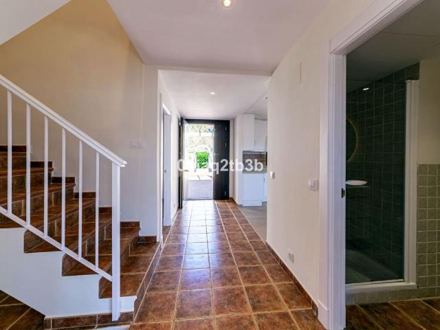 Townhouse for rent in El Paraiso, Estepona, Málaga