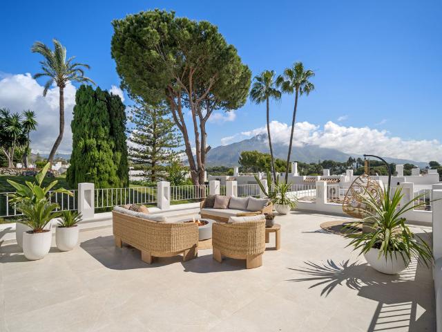 Townhouse For Rent in Nueva Andalucía, Marbella