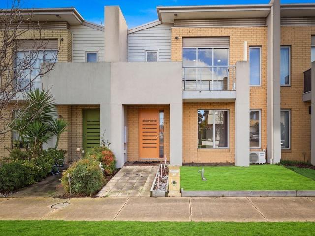 TOWNHOUSE FOR RENT IN SANCTUARY LAKES