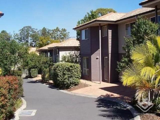 Townhouse For Rent in Sunnybank Prime Location ? Modern Comfort