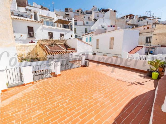 Townhouse for rent in Torrox, Málaga