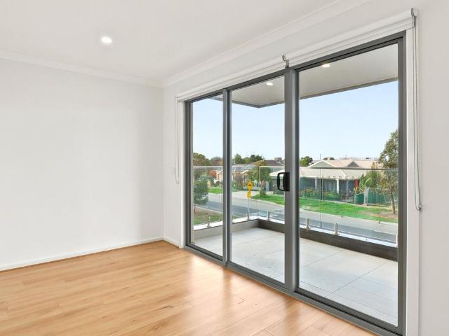 TOWNHOUSE FOR RENT IN TARNEIT