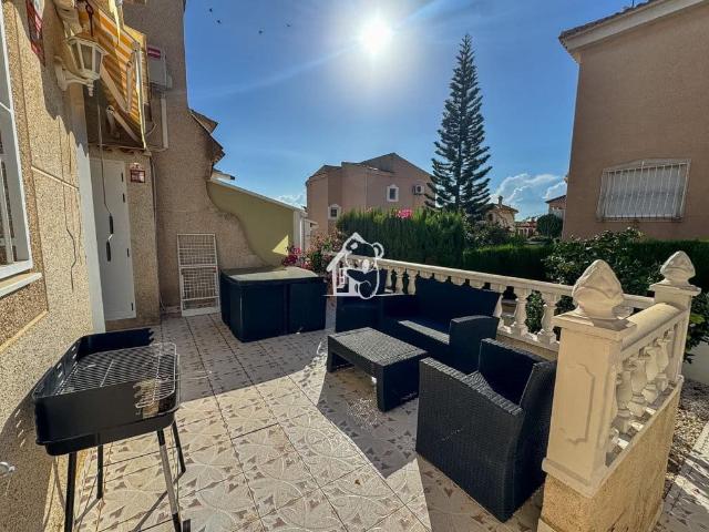Townhouse for rent in Villamartin, Orihuela, Alicante