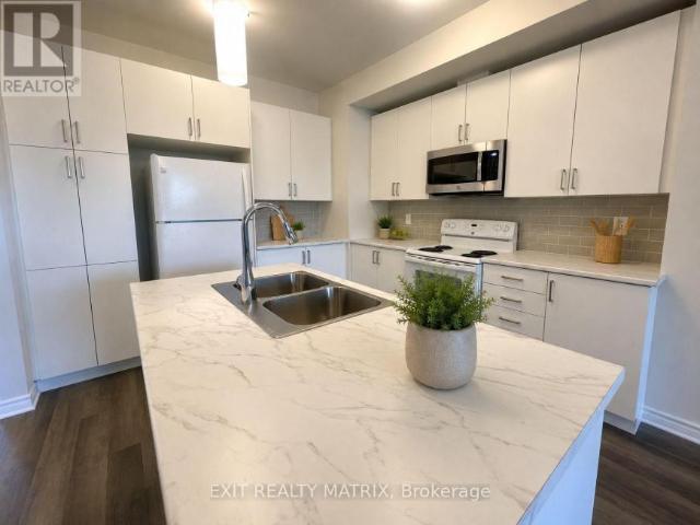 Townhouse For Rent Russell ON 2600 ES104142978