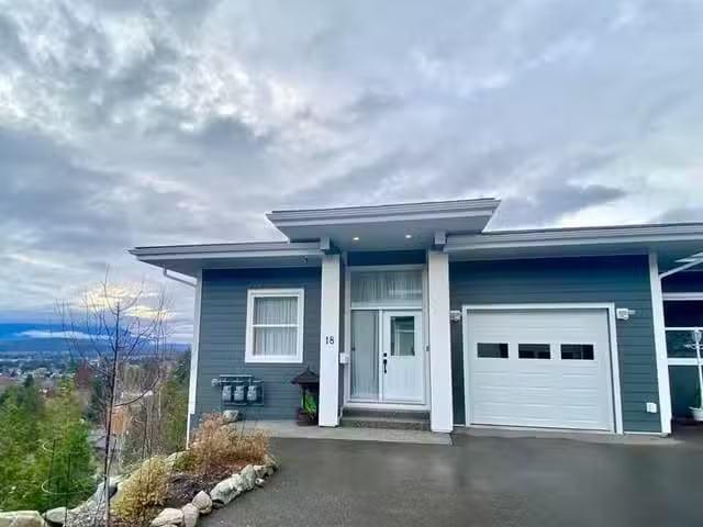Townhouse for sale in Terrace, Terrace, 18 4022 Yeo Street, 26.
