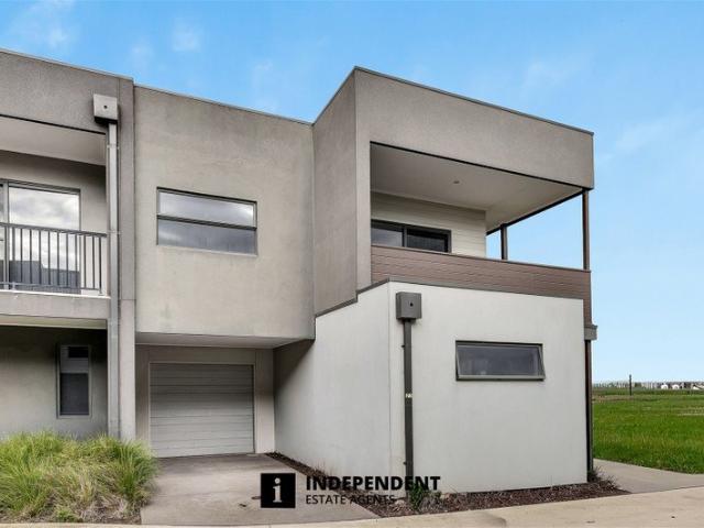 Townhouse Featuring 3 Toilets Across All Levels