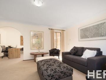 Townhouse in 13/4 Perina Way, City Beach WA 6015