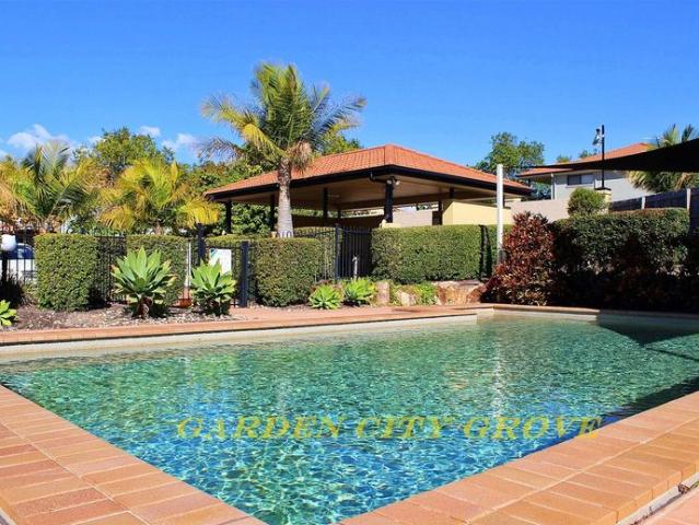 Townhouse in 25 Buckingham Place, Eight Mile Plains, QLD, 4113
