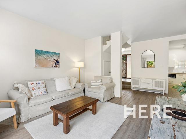 Townhouse in 9/504 Stirling Highway, Peppermint Grove WA 6011