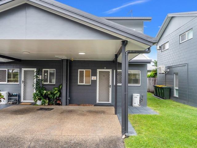 Townhouse in Convenient Location