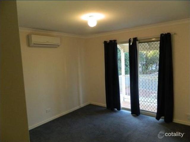 Townhouse in convenient Rivervale location