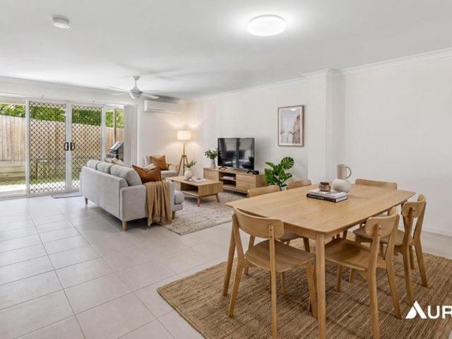 TOWNHOUSE IN CENTRAL LOCATION!