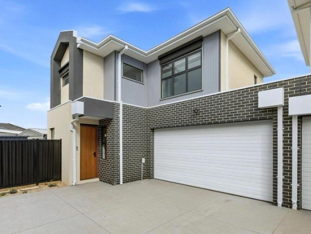 Townhouse in a Prime Lifestyle Location