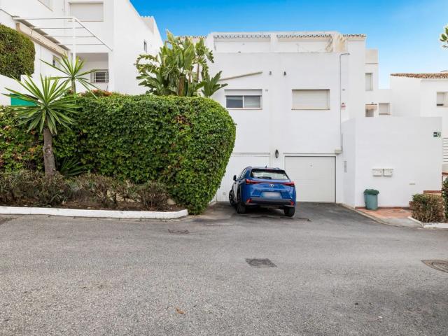 Townhouse in Atalaya Isdabe
