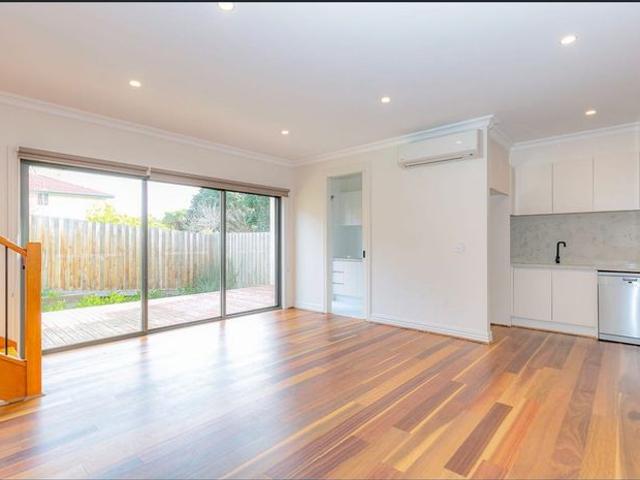 Townhouse in Brentwood & Mount View Zone STSA