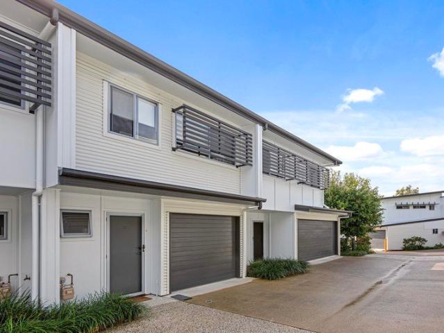 Townhouse in Brightwater!