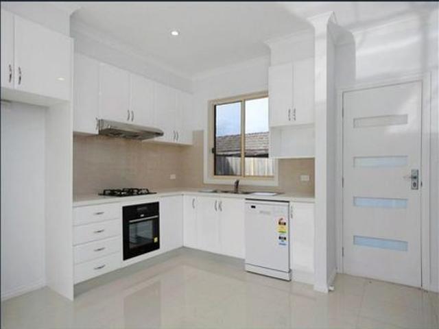 Townhouse In Fantastic Location