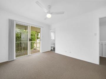 Townhouse in Kedron Brook Park Mitchelton