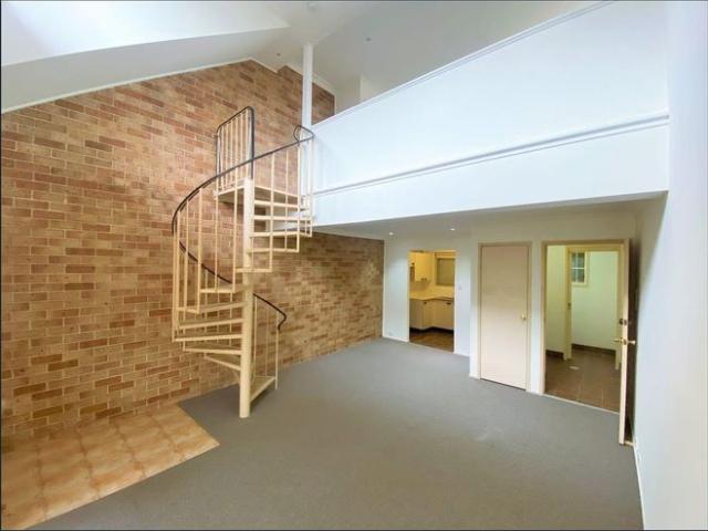 Townhouse in heart of Ingleburn