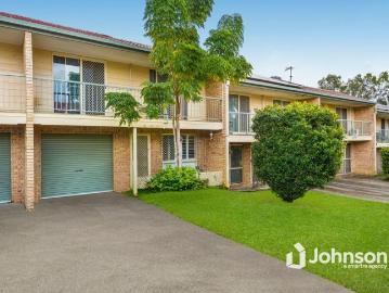 Townhouse in Ideal Location!