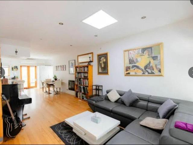 Townhouse in Leafy Saint James Estate Hawthorn