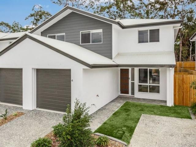 Townhouse in Mango Hill